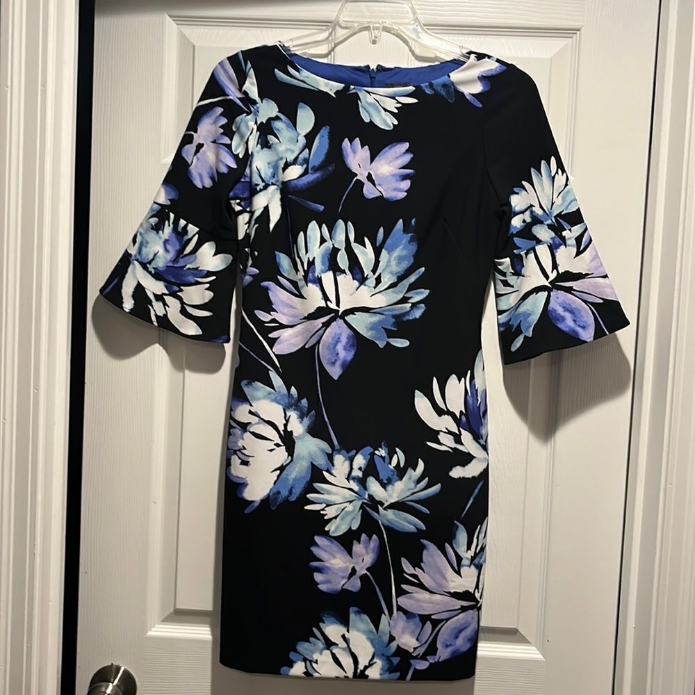 Vince Camuto size 4 floral dress. - Picture 1 of 5
